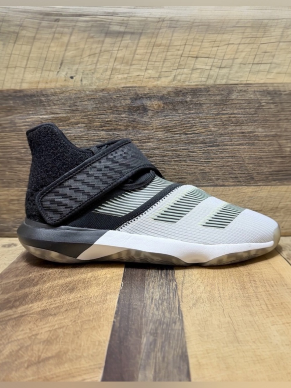 Adidas Harden White Black Athletic Basketball Shoes Size 6.5 Men / 7.5 Women